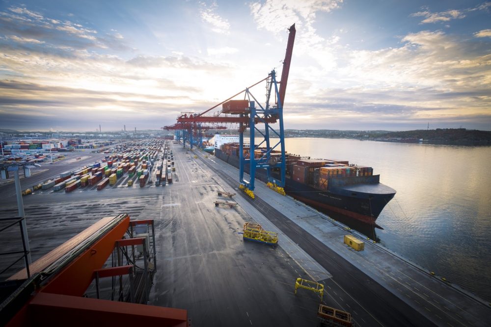 Container ship terminal