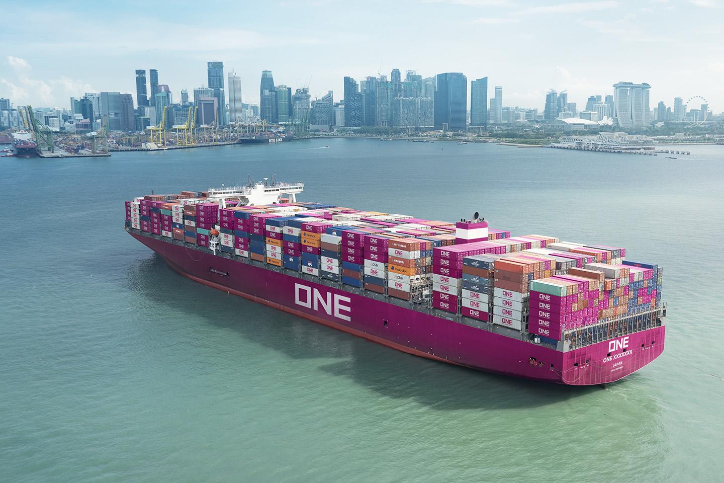 Контейнеровоз Ocean Network Express (ONE)