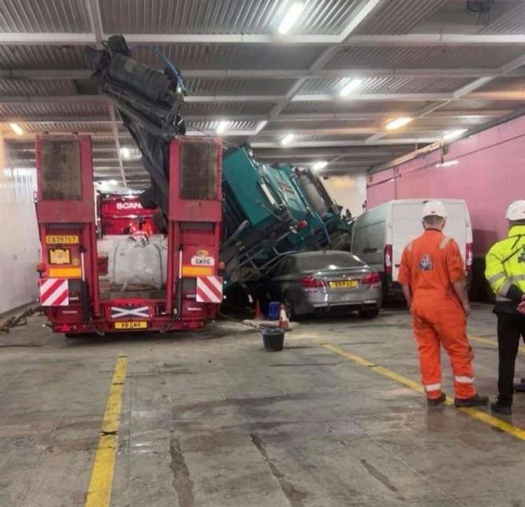 Cargo shift on ferry Hamnavoe