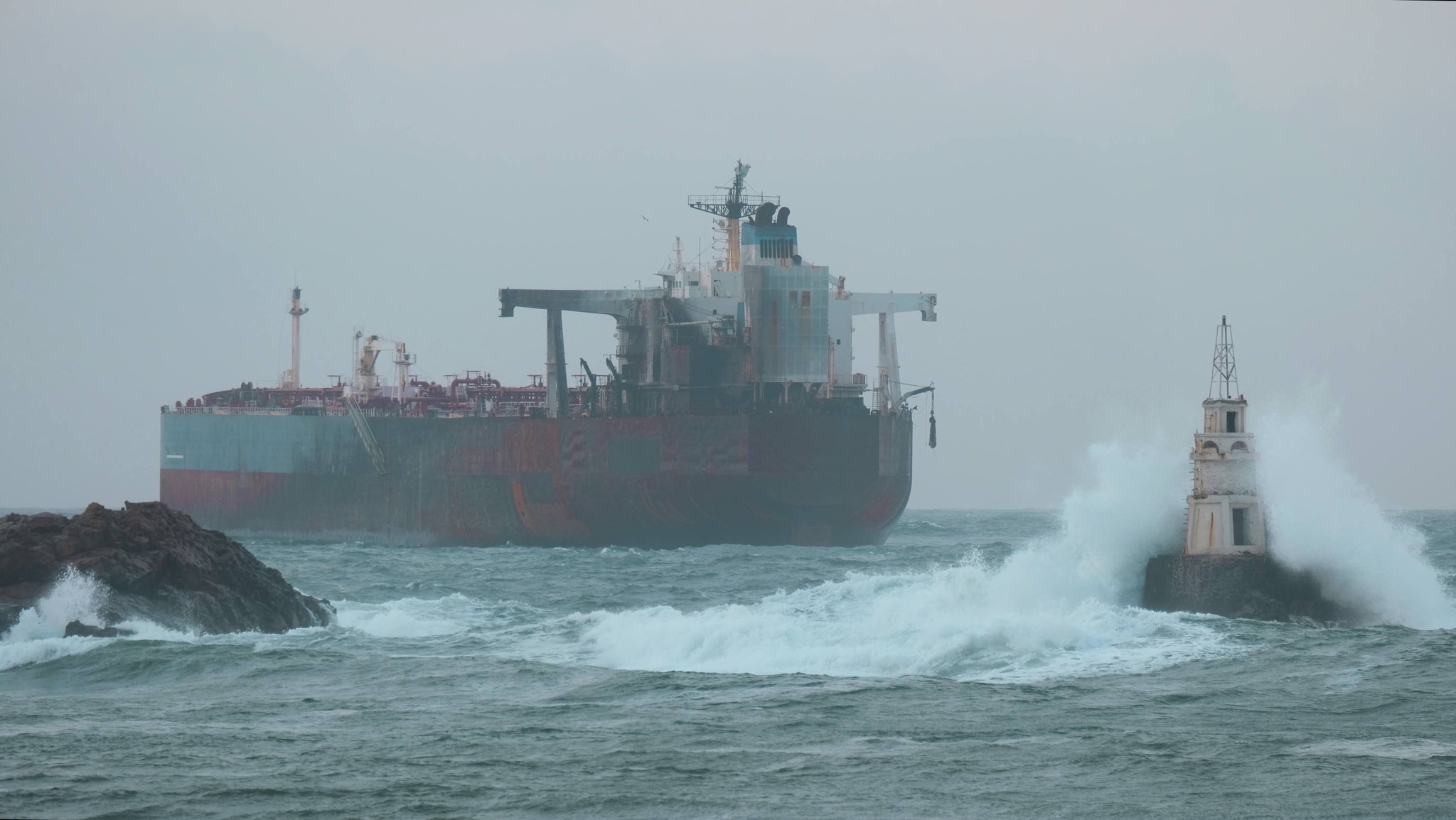 Bulgaria rescues crew from Russia’s shadow fleet tanker Kairos