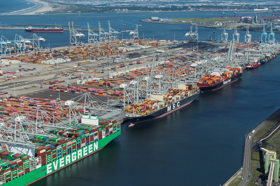 Rotterdam shore power project to supply 3 container terminals