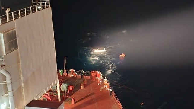 Tanker rescues solo roweri in Atlantic