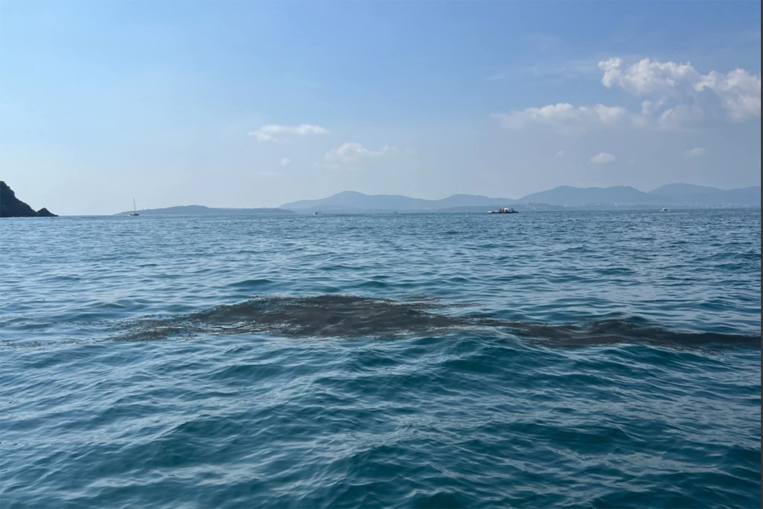 Oil Spill From Sunken Sealloyd Arc Spreads to Phuket Beaches