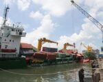 Pacific 88 listed at Tanjung Perak, causing containers to fall overboard