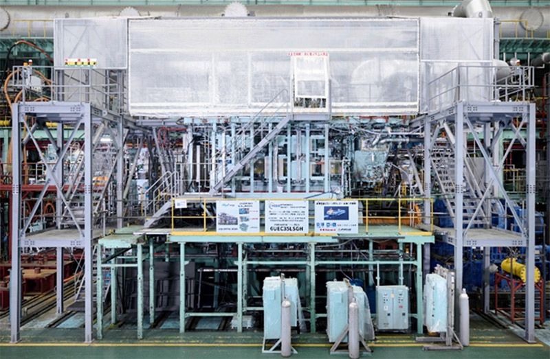 Japan Tests Hydrogen-Fueled Engine for Large Ocean-Going Ships