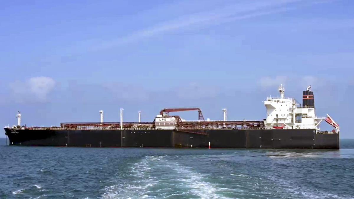 India and Pakistan Begin Ship Escorts Strait of Hormuz