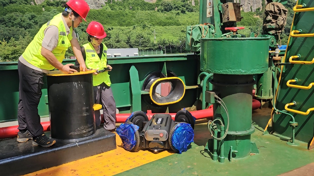 Hyundai tests autonomous robot aboard commercial ship