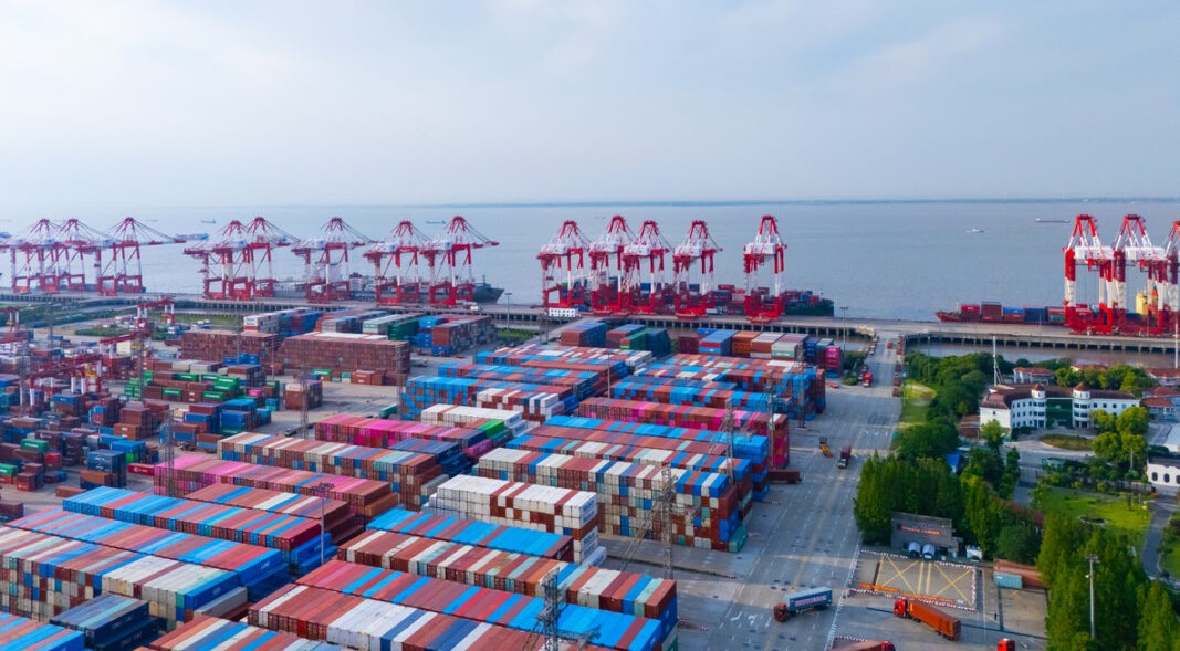Shanghai Port tops 200,000 TEU in one day