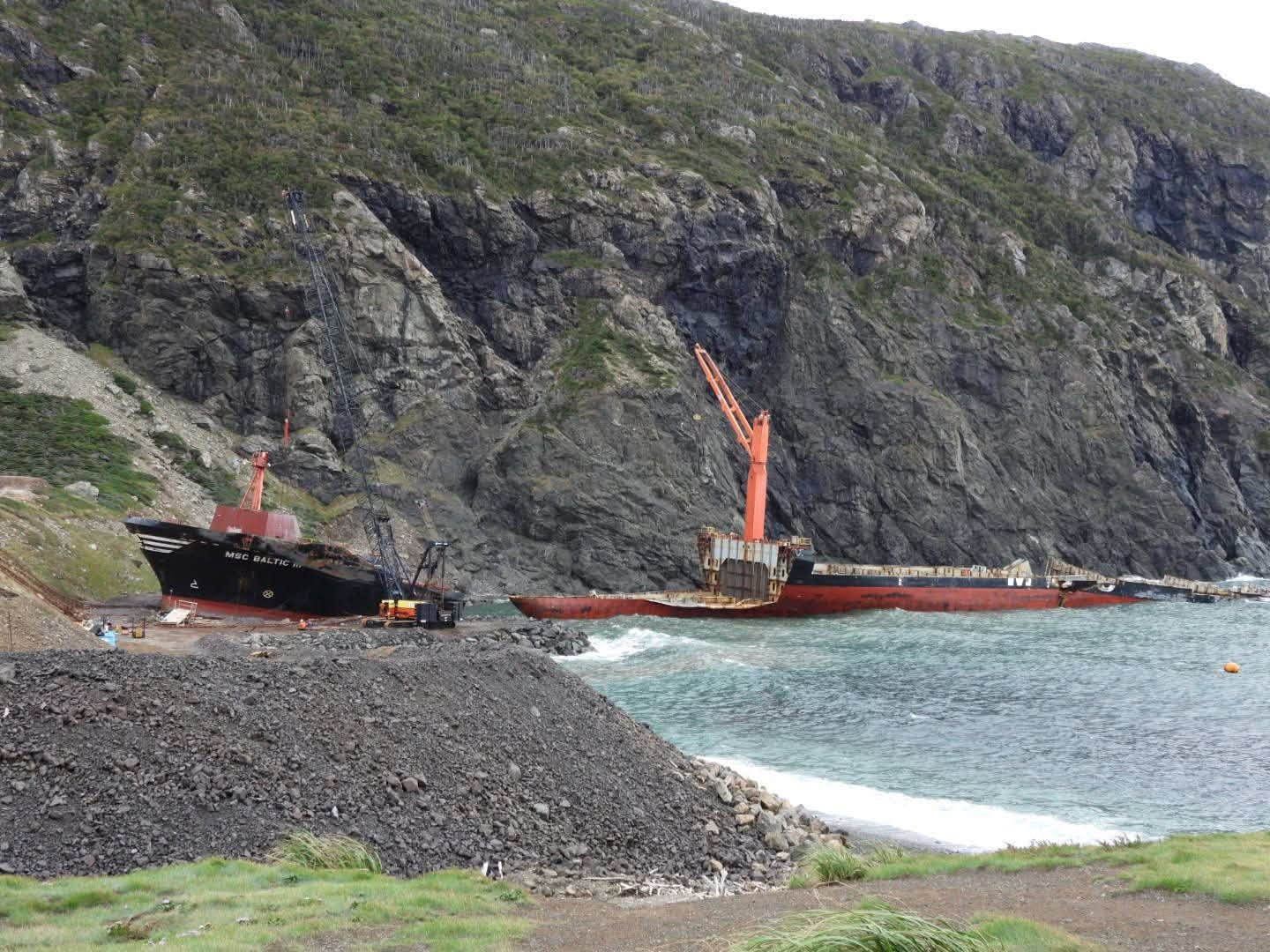 Salvors remove bow section from grounded MSC Baltic III